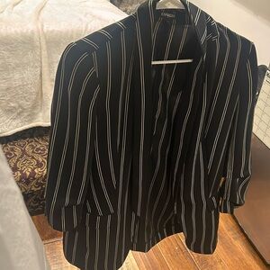 Im selling a navy blue blazer. Only wore it once. It’s pretty much brand new